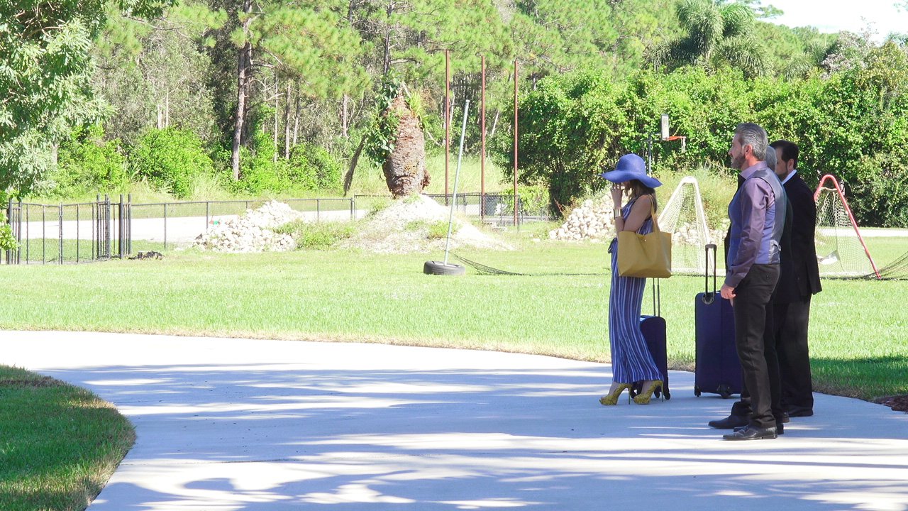 Behind the scenes photo 7 from The Hitmen Movie production showing filming process and cast