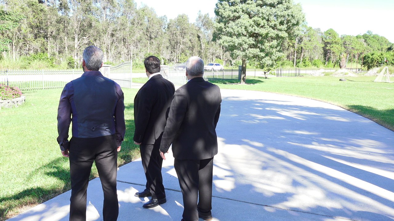 Behind the scenes photo 12 from The Hitmen Movie production showing filming process and cast